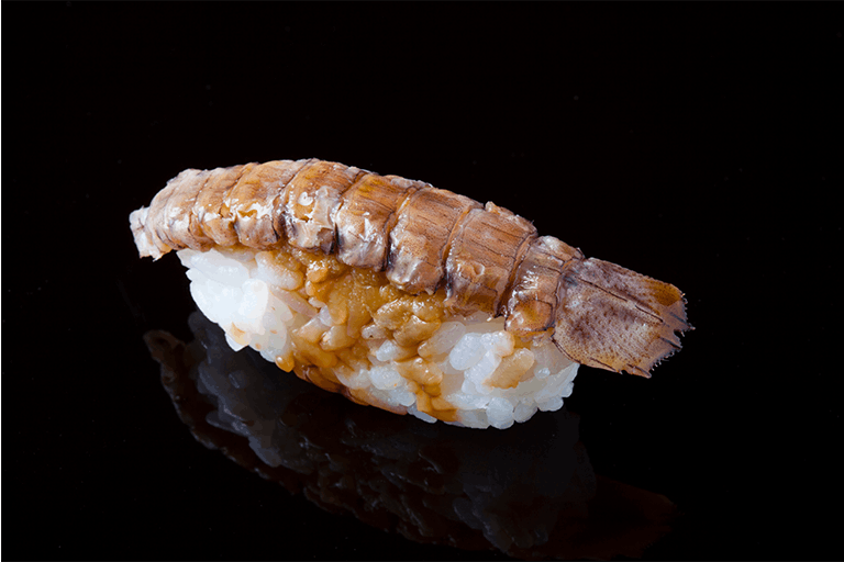 瀬戸内海で獲れるシャコを使用したにぎり寿司