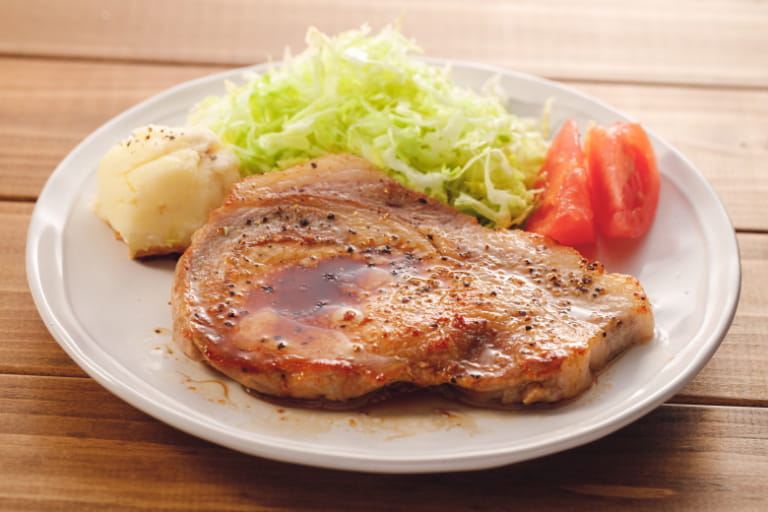 父の日におすすめのご飯「厚切りポークソテー」