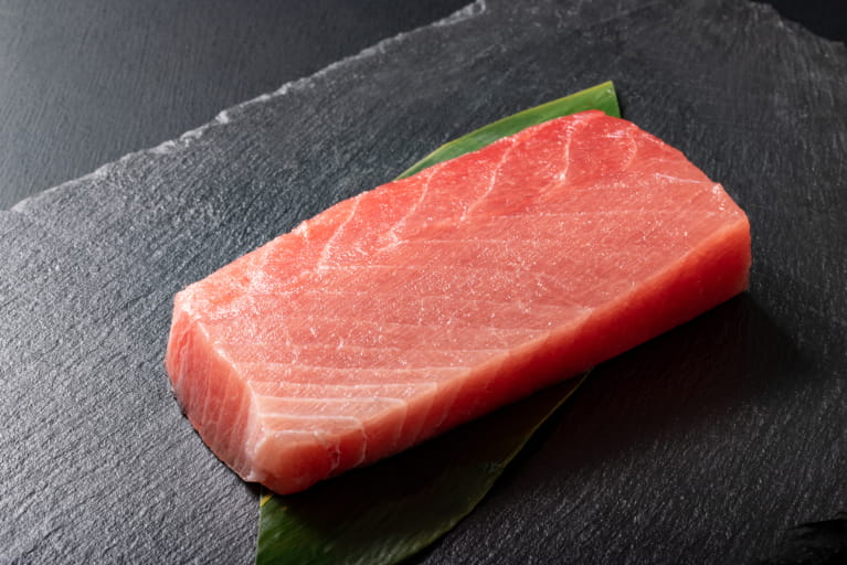 三陸沖で水揚げされたメバチマグロの柵