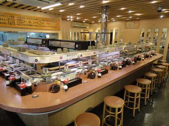 元禄寿司梅田店の内装
